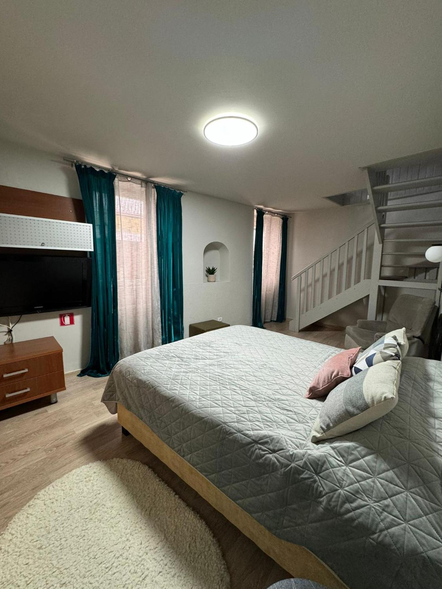 Central Stay Брашов Экстерьер фото